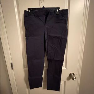 Navy Old Navy Women’s Pixie Ankle Pants-Size 8